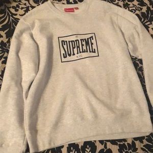 Supreme sweatshirt